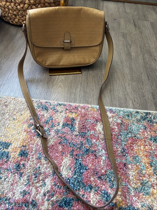 Other - Fendi Crossbody Messenger Bag in Olive Green in excellent condition